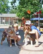Gracie mit Fynn und Grizu mit Tom